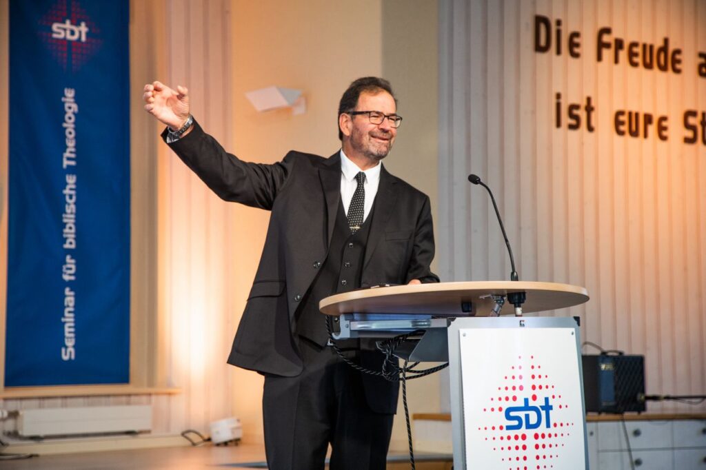 Felix Aeschlimann feiert sein 20-jähriges Dienstjubiläum am sbt