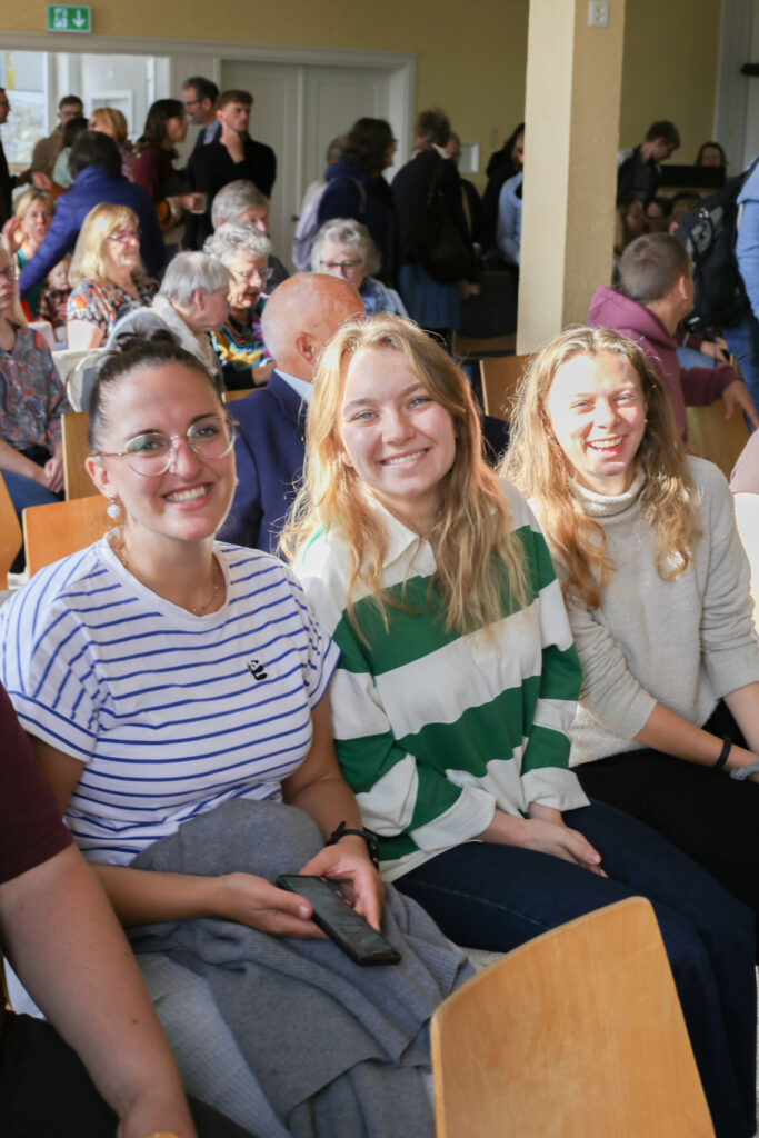 Studierende im Plenum